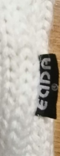 Kvalitný teplý svetrík s kapuckou edda v. m, m