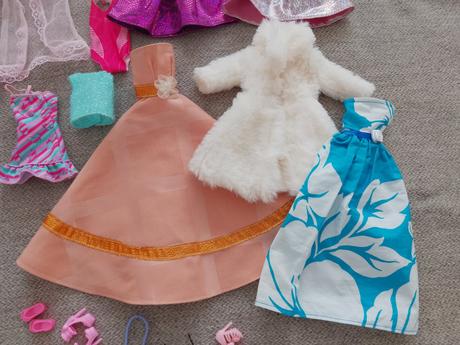 Barbie bábika + doplnky,