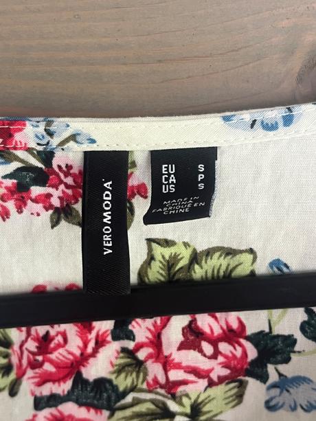Nádherný romantický top, vero moda,s