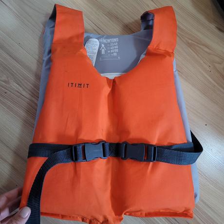 Vesta na loď či paddleboard, 