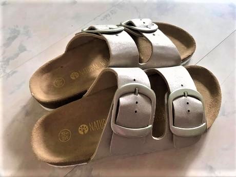 Ortopedické šľapky béžové so zlatým popraškom, 38