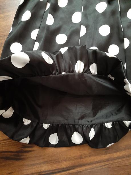 Pekné bodkované xs/s, s