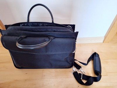 Biznis taška na pc a materiály,