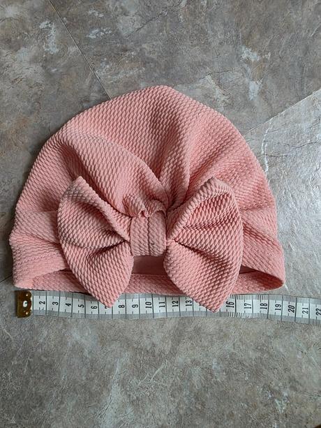 Čiapja s mašľou, 80