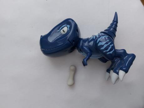 Interaktivny dinosaurus t-rex, 