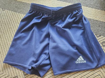 Šortky adidas 9/10, adidas,140