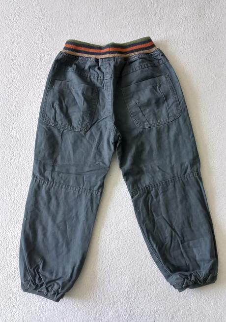 Podšité nohavice, 104