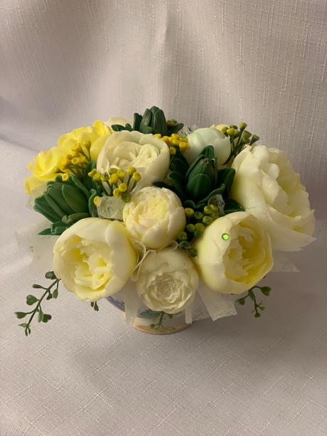 Mydlova kytica v keramickej miske, 