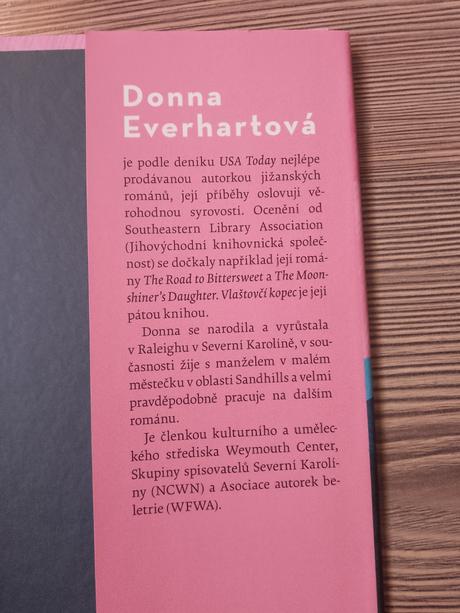 Donna everhartová - vlastovčí kopec, 