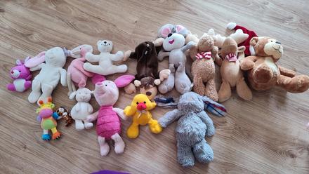 Darujem plyšove hračky, 