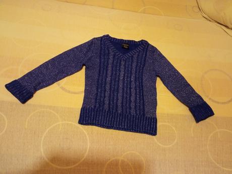 Tenký trblietavý pulóver, 104