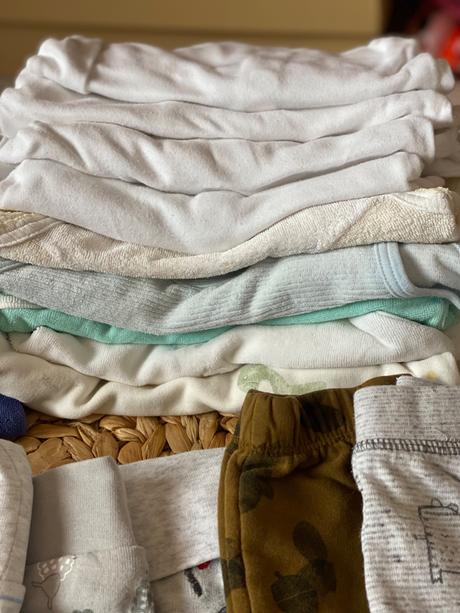 3 krabice oblečenia a iného 0-12 mesiacov, 50–62