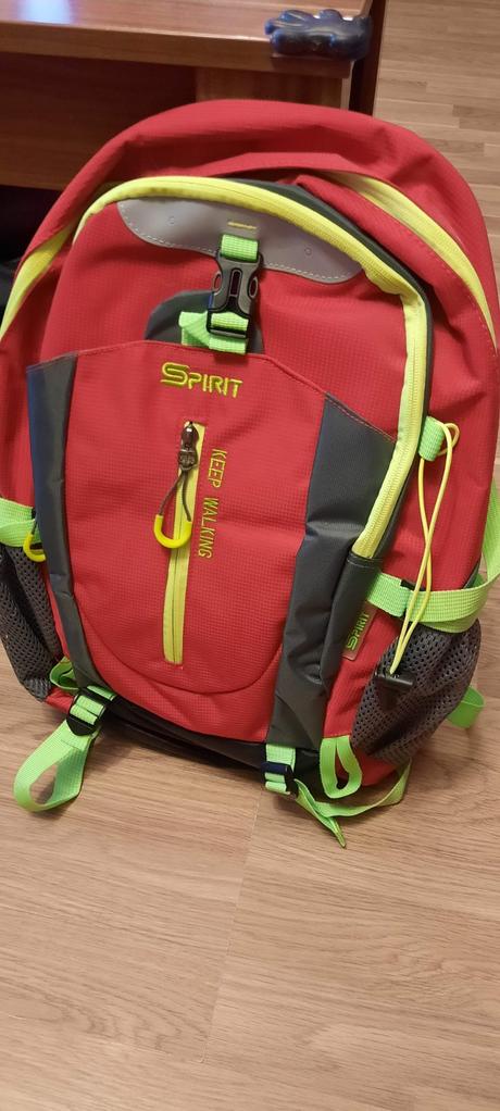 Cerveny ruksak do skoly,ci do hor, 