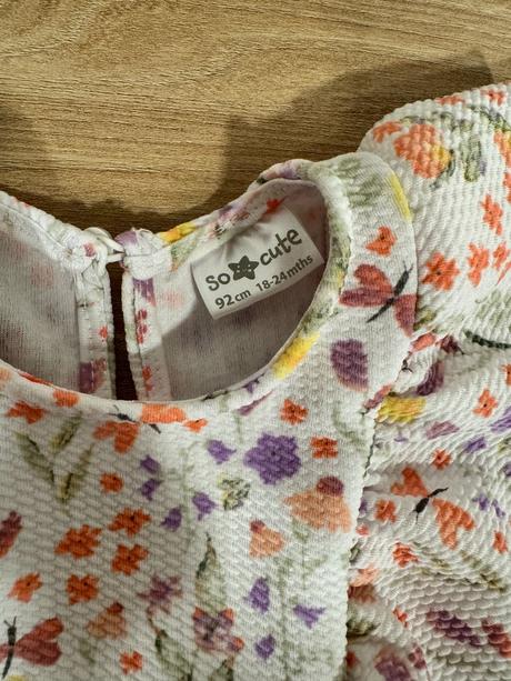 Dievčenské šaty, 92