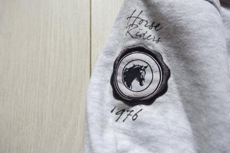 Jazdezká mikina fouganza, 116