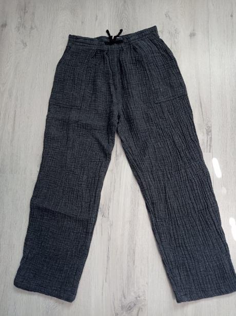 Pohodlné hrubšie nohavice, zara,152