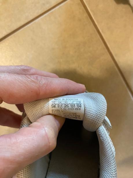 Darujem detské tenisky a platenky, adidas,25