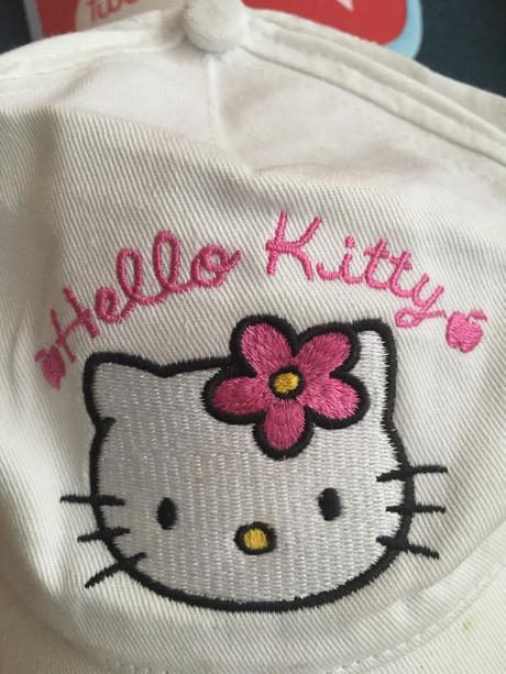 Rôzne šiltovky, 50