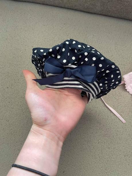 Baretka krásna, adams,62