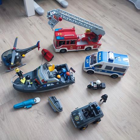 Polícia a hasiči playmobil, 