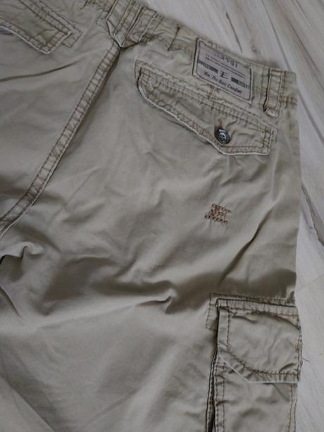 Kraťaši, esprit,32