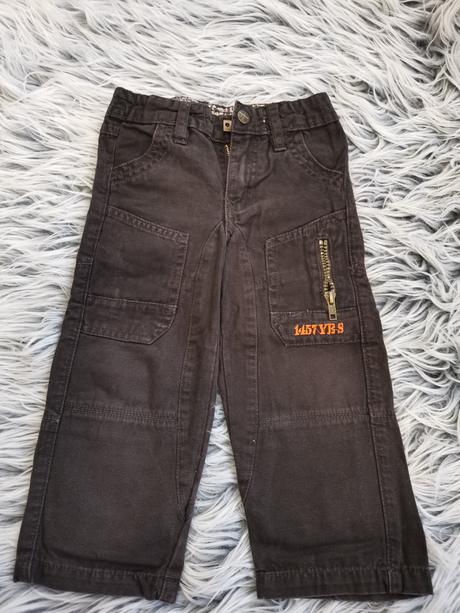 Hnedé nohavice, okay,86