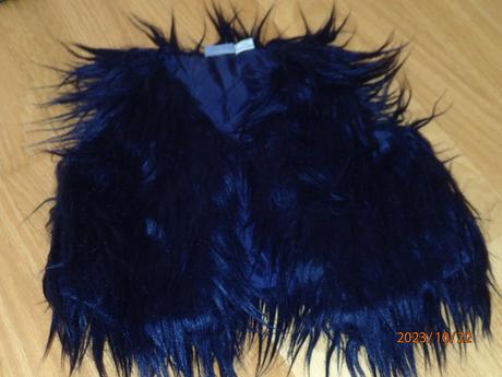 Modrá vestička, 128