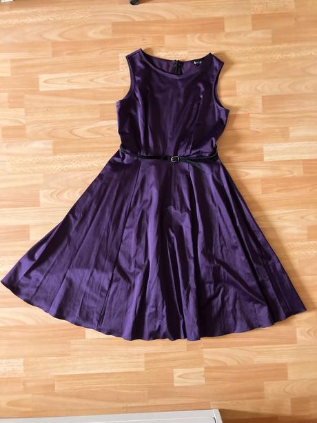 Spoločenské šaty v štýle 50. rokov so spodničkou, 40