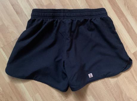 Decathlon čierne športové kraťasy, decathlon,140