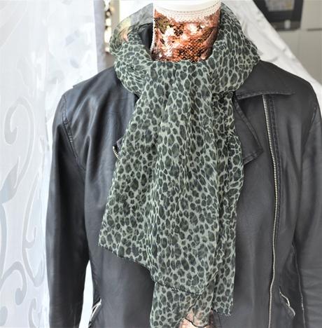 Šál-šatka-gepard,