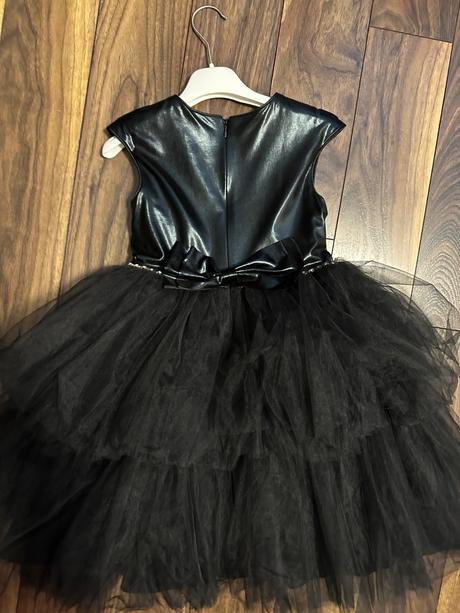 Dievčenské šaty, 128