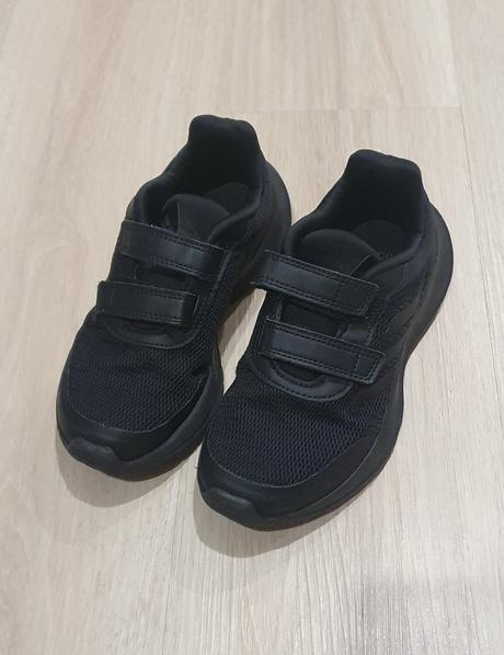 Ľahké vzdušné tenisky, adidas,32