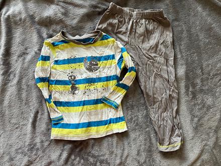 Pyžamo, in extenso,104