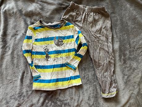 Pyžamo, in extenso,104