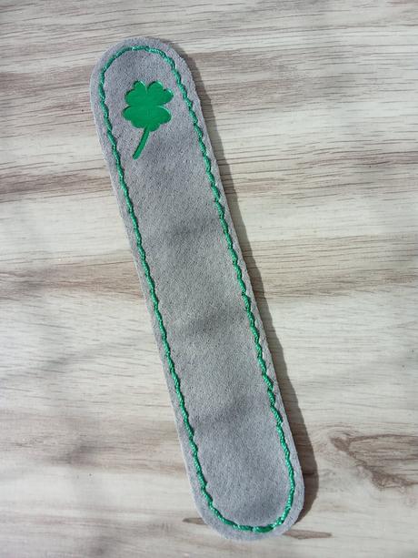 Kožená záložka do knihy so štvorlístkom, 