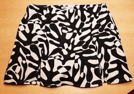Predám mini sukňu-kraťasy  sinsay  veľ.m, sinsay,m