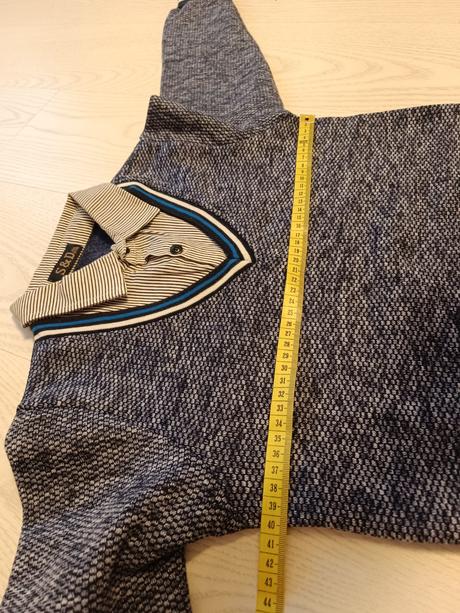 Sveter s golierom, 134