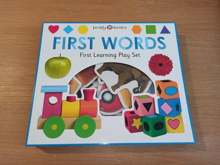 Priddy books - first words - learning play set, 