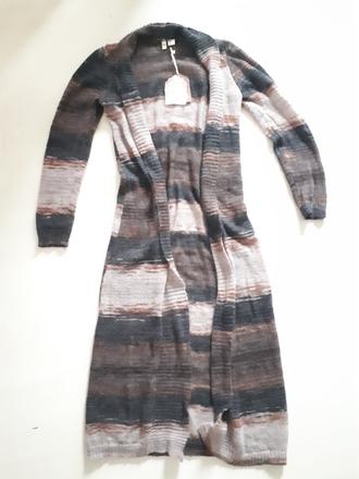 Sveter značky anthropologie,