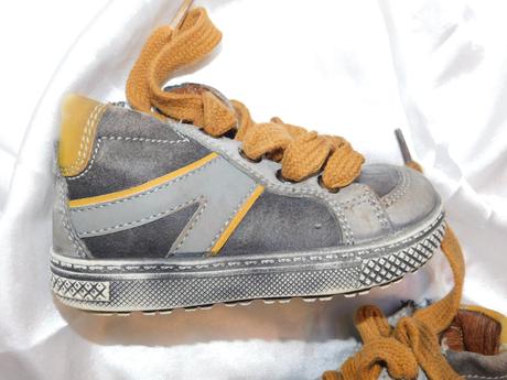 Kvalitne kožene topanky,na boku zips, bama,21