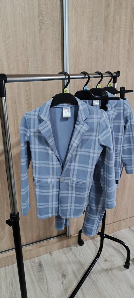 Chlapčenský oblek, 122