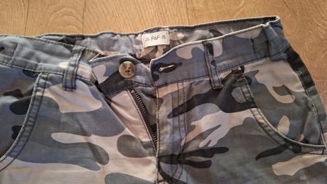 2x maskačove pevné kraťasy, 140