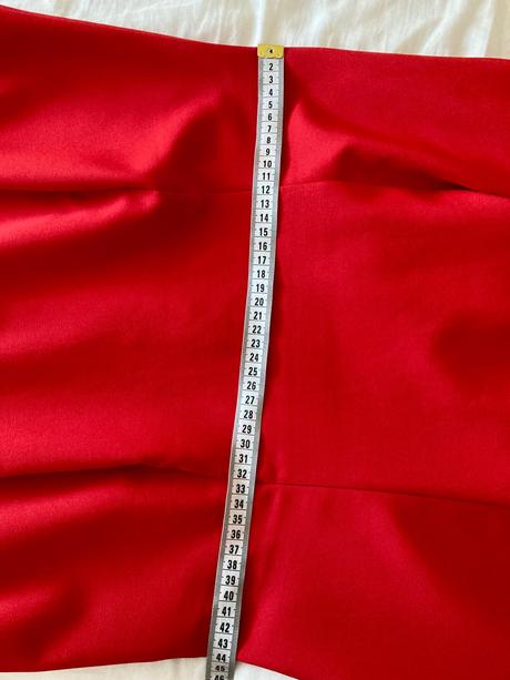 Spoločenské krátke saty, 44