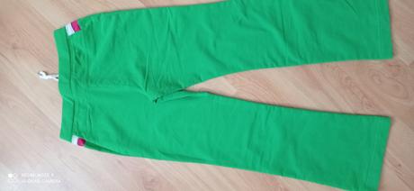 Dievčenské tepláky, 134