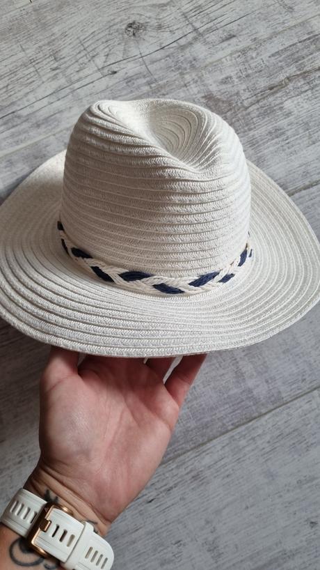 Letný klobúčik, 