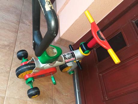 Predám trojkolku  pre dieťa cca 2-4 roky -  s drža, 