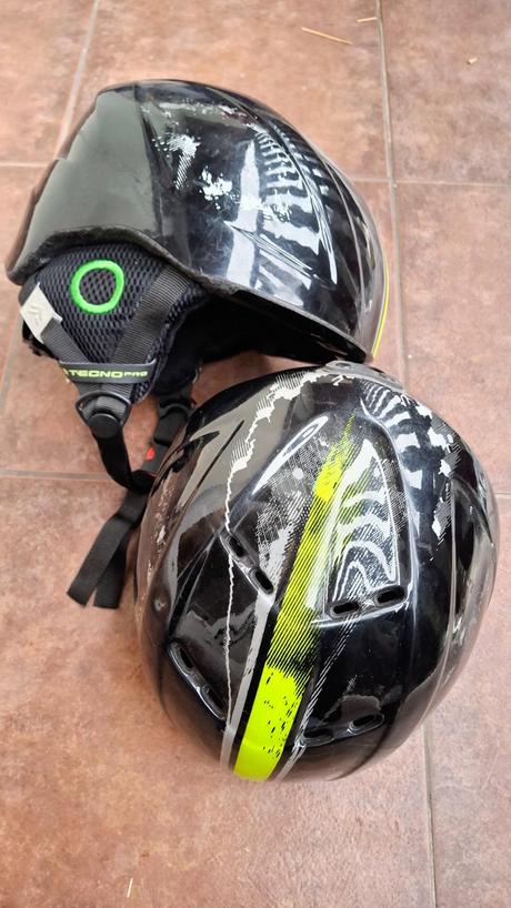2 lyžiarske prilby tecno pro, s