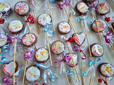 Medovníkové lízanky, 