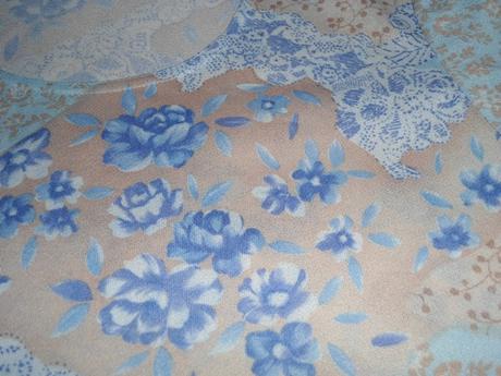 Kremovo - bledomodre tricko, s