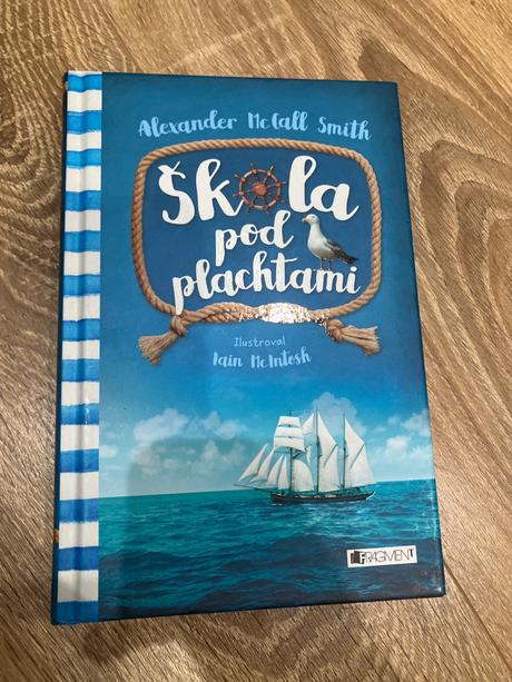 Škola pod plachtami, 